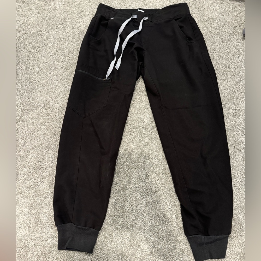 FIGS Black Scrub Pants Jogger (small petite)